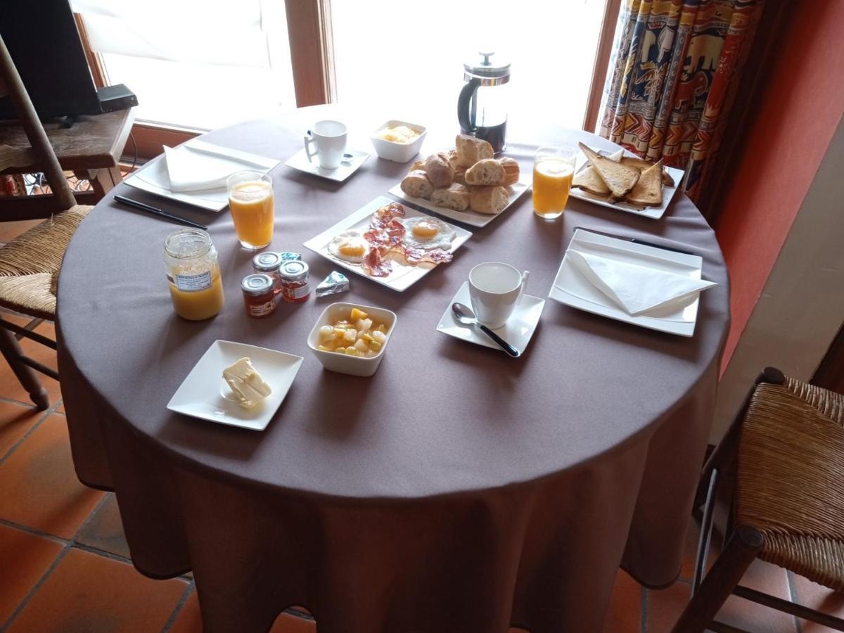 Le Vieux Noyer Bed & Breakfast Nassogne Ngoại thất bức ảnh