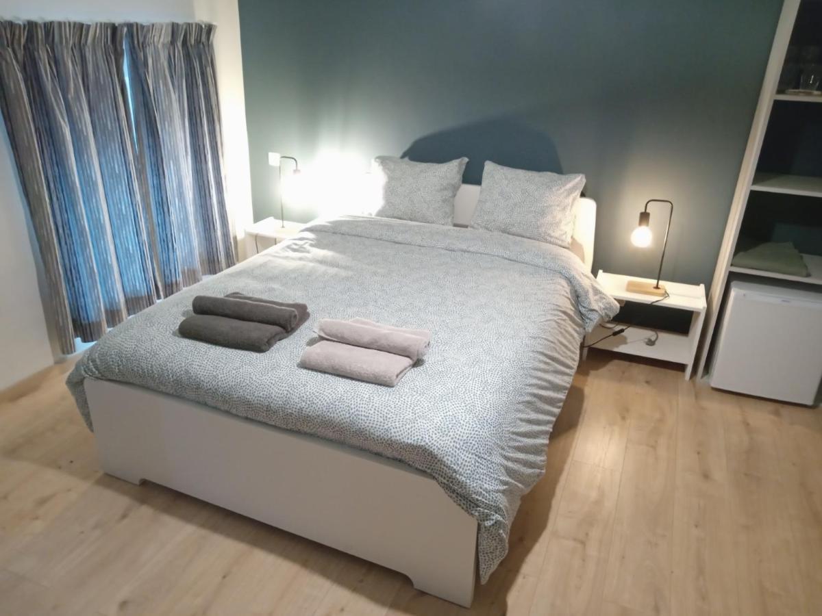 Le Vieux Noyer Bed & Breakfast Nassogne Ngoại thất bức ảnh